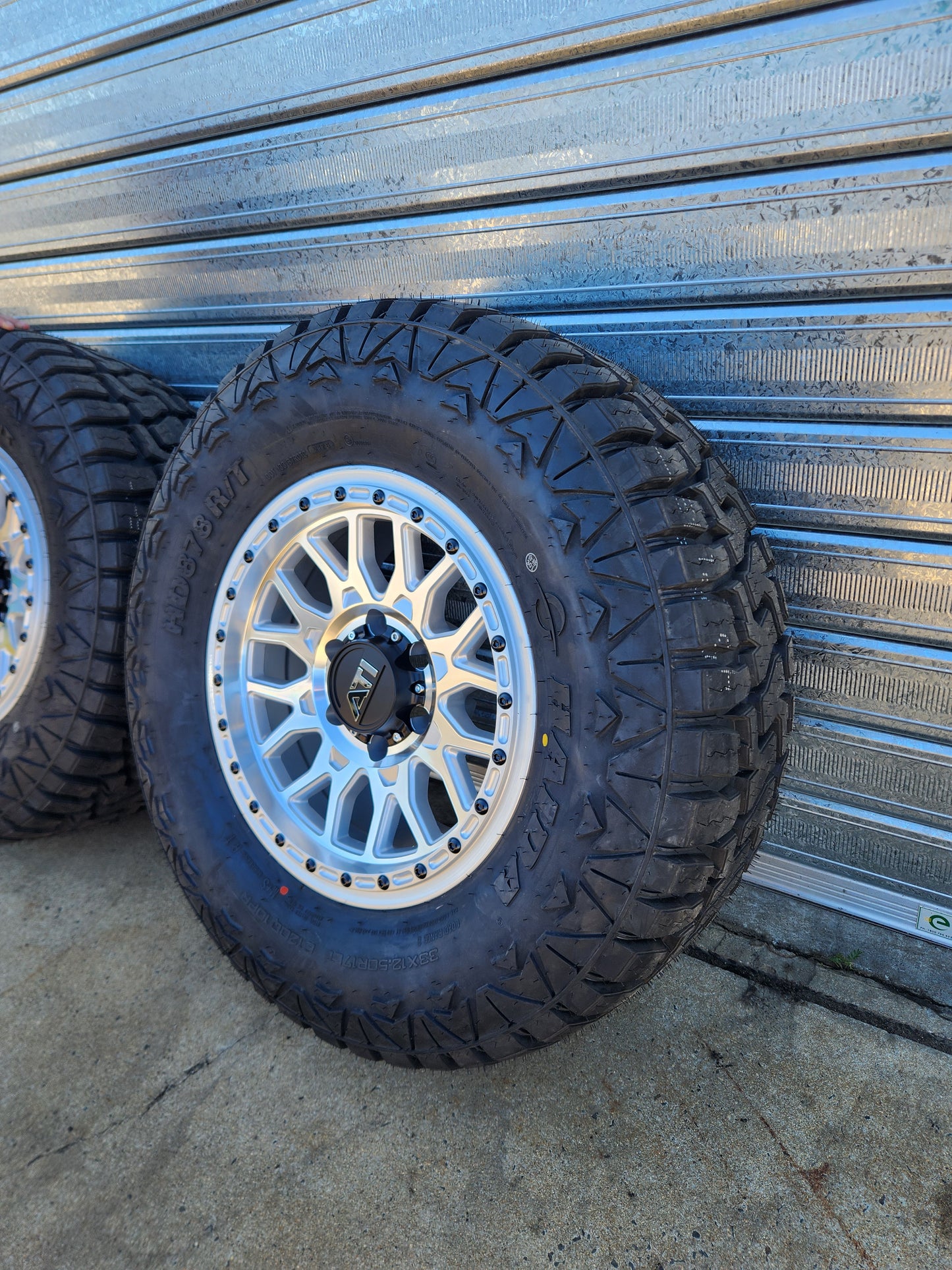 ATi AT-01 17x8.5 Hybrid Beadlock Wheel - Machined